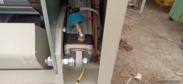 Saw 2 a head for precision cutting of aluminum Saw 2 a head for precision cutting of aluminum Saw 2 a head for precision cutting of aluminum