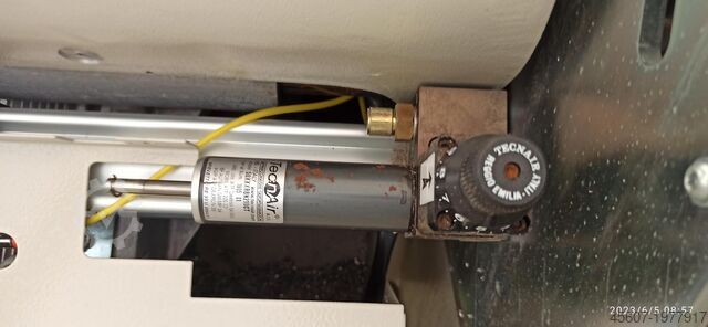 Saw 2 a head for precision cutting of aluminum Saw 2 a head for precision cutting of aluminum Saw 2 a head for precision cutting of aluminum