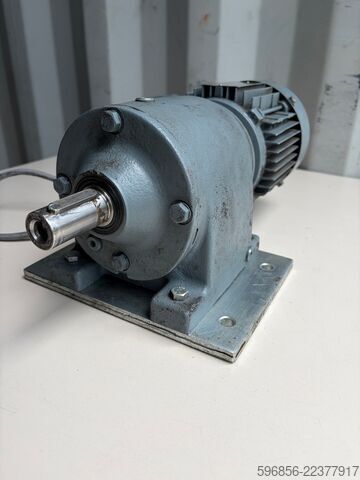  Motoreduktor SEW-Eurodrive R40DT71K2Z 0,25 kW 39 obr./min 230/400 V 3-fazowy Motoreduktor SEW-Eurodrive R40DT71K2Z 0,25 kW 39 obr./min 230/400 V 3-fazowy