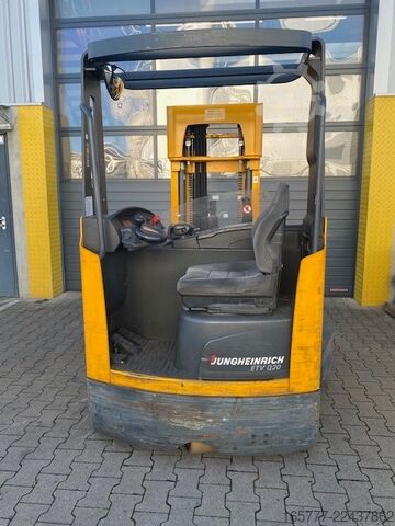 4-way forklift Jungheinrich ETV Q 20