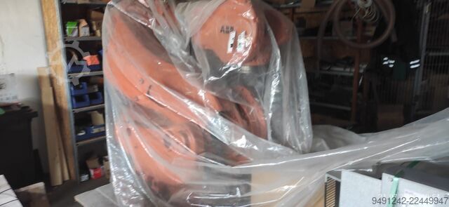 Industrial robot ABB IRB 7600-400 / 2.55