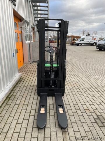 High Lift stacker Cesab S 216 L