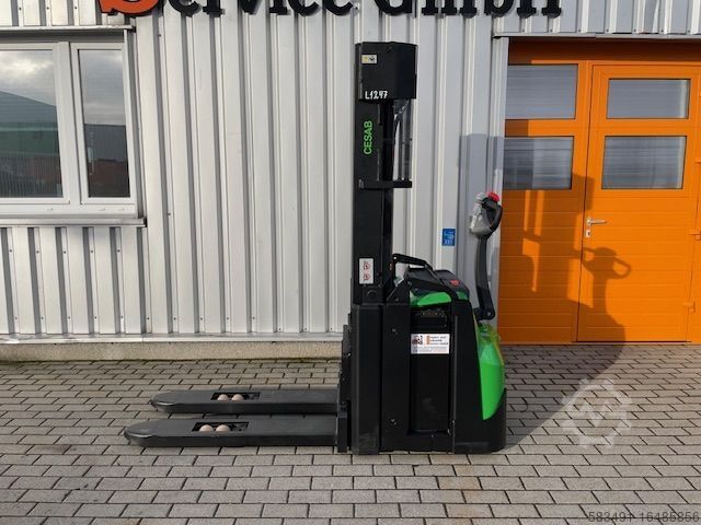 High Lift stacker Cesab S 220 L