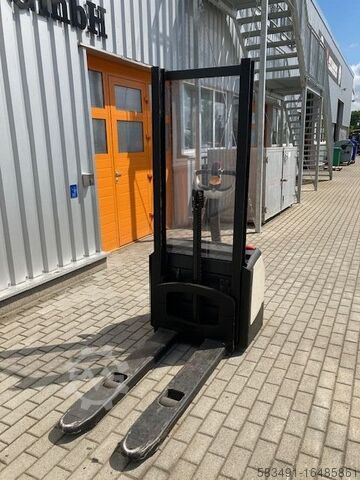 High Lift stacker Crown WF 3000-1.0 NT