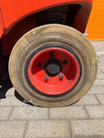 Elektro 4 Rad-Stapler Linde E25R-01