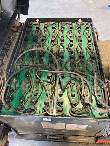 Elektro 4 Rad-Stapler Linde E25R-01