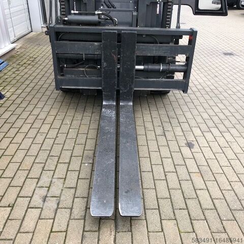 Electric 4-wheel forklift Raniero Raniero RH 60 - C - SBE 96 V