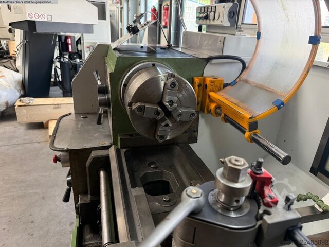 Leit- und Zugspindeldrehmaschine Victor Taichung 400 x 750