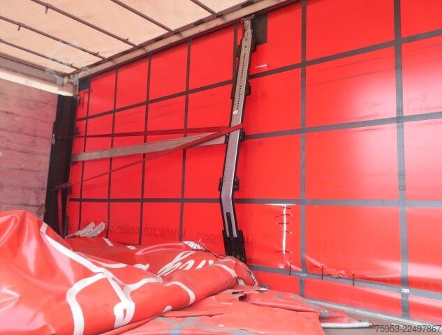 Open semitrailer with tarp Schmitz Cargobull SCS 24 Liftachse Unfall
