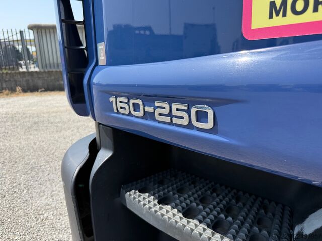 Lkw mit Pritsche und hydraulischer Ladebordwand iveco eurocargo 160-250