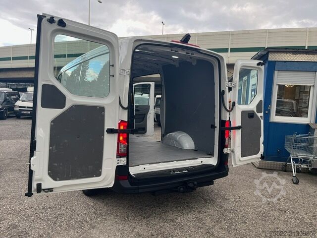 VW Crafter Kasten 4x4 L2H1 - Navi VW Crafter 35 Kasten 4x4 L2H1 - Navi