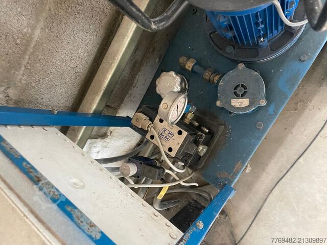 Roof Truss Pressing System  