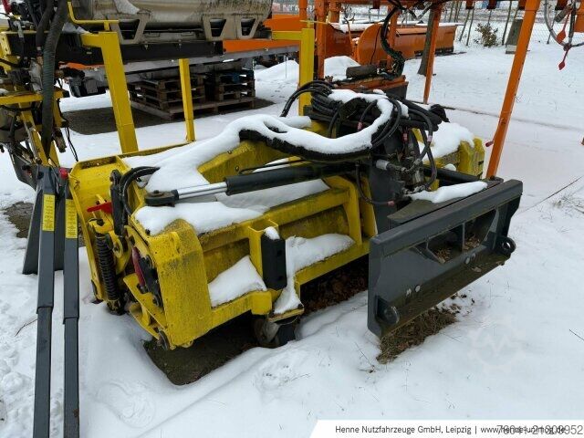 Agricultural machine Multihog Kombi-Schneepflug+Kehrwalze