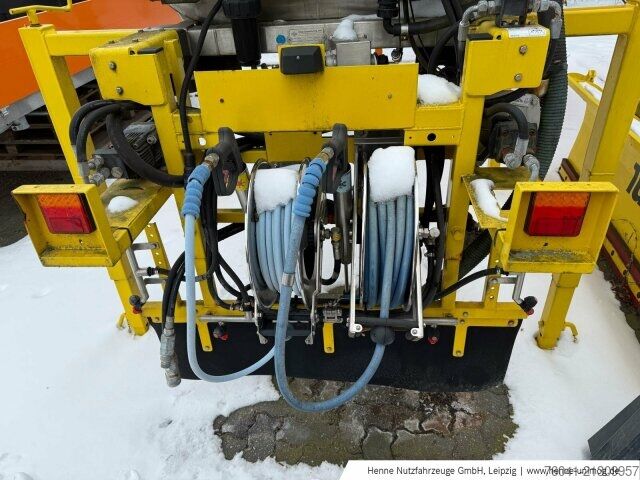 Agricultural machine Multihog Enteisungssprühanlage