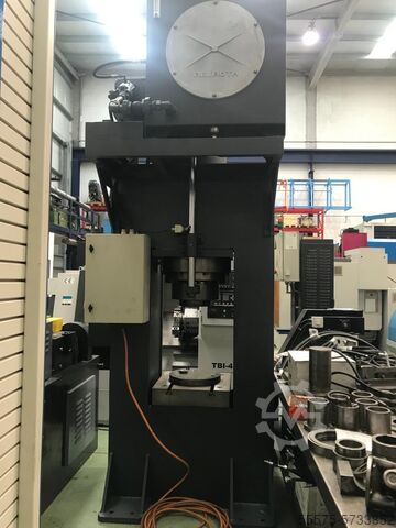 HYDRAULIC DOUBLE COLUMN PRESS CAMP 250 TN