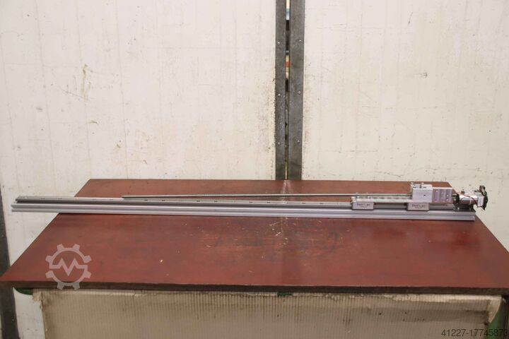 Linear drive stroke length 980 mm igus Achterberg DryLin T Toolbase AK