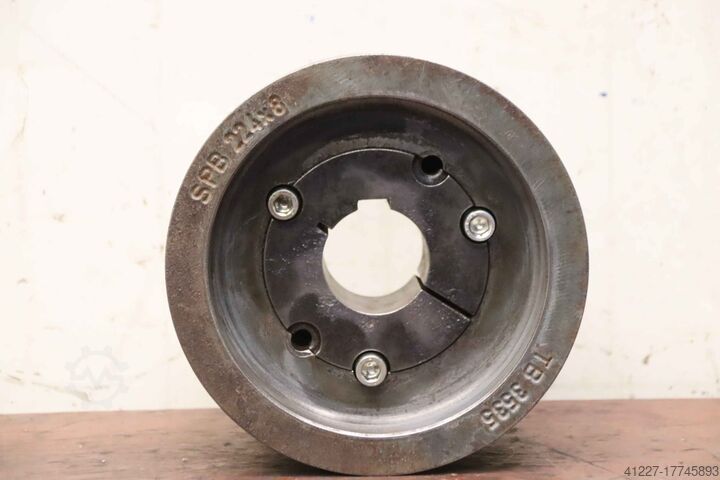 V-belt pulley 8-groove Guss SPB 224-8 (17 mm)