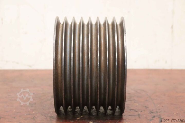 V-belt pulley 8-groove Guss SPB 224-8 (17 mm)