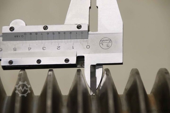 V-belt pulley 8-groove Guss SPB 224-8 (17 mm)