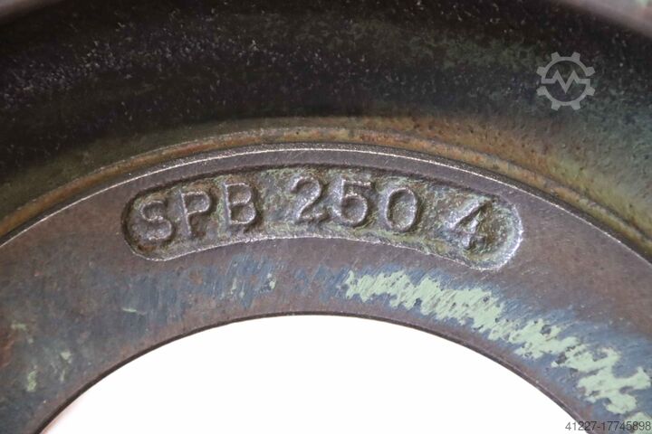 V-belt pulley 4-groove Guss SPB 250-4 (17 mm)