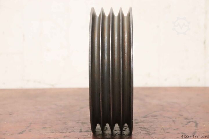 V-belt pulley 4-groove Guss SPB 250-4 (17 mm)