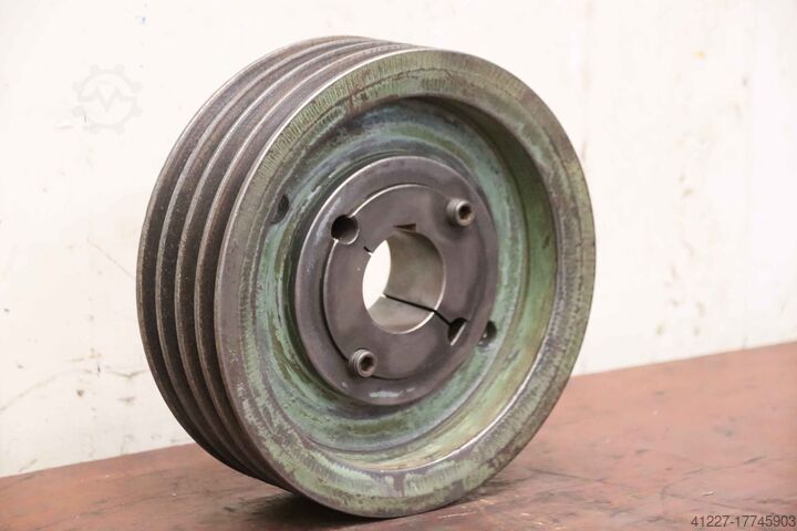 V-belt pulley 4-groove Guss** 260-4 (17 mm)