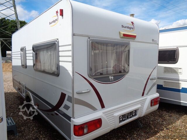 Wohnwagen SUNLIGHT Capron C44D *Vorzelt*