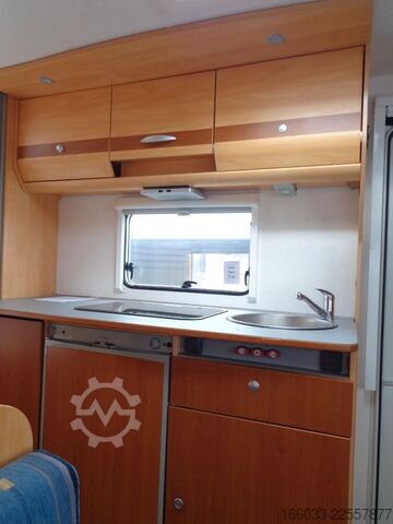 Wohnwagen SUNLIGHT Capron C44D *Vorzelt*