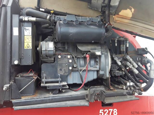 Telescopic boom lift JLG 860 SJ