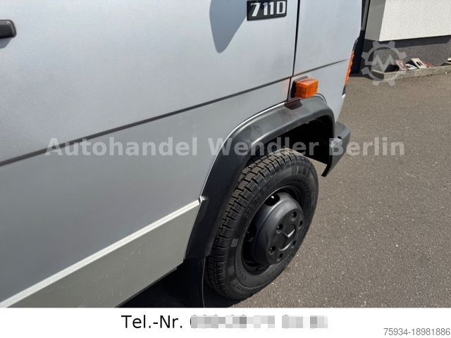 Minibus MERCEDES-BENZ 711D 609D langhoch Klima/Standh. H-Gutachten