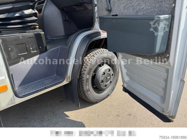 Minibus MERCEDES-BENZ 711D 609D langhoch Klima/Standh. H-Gutachten