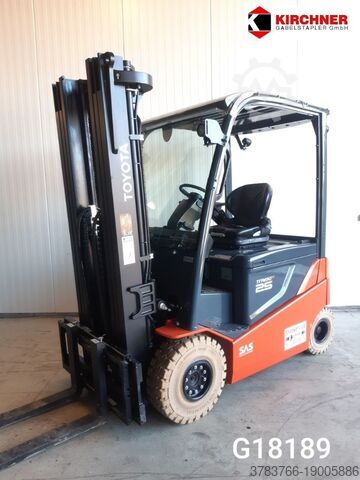 Electric 4-wheel forklift Toyota 8FBMKT25