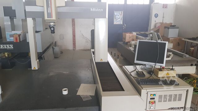 DCC measuring machine Mitutoyo BHN710