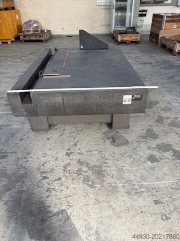 Messplatte Messtischplatte von einer Mitutoyo Messmaschine