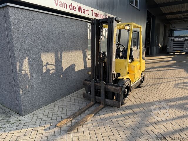 Forklift HYSTER H3.00XM triplex 465 freelift sideshift 3700 hours 2000 DIESEL HYSTER H3.00XM triplo465 freelift sideshift 3700hours 2000 DIESEL