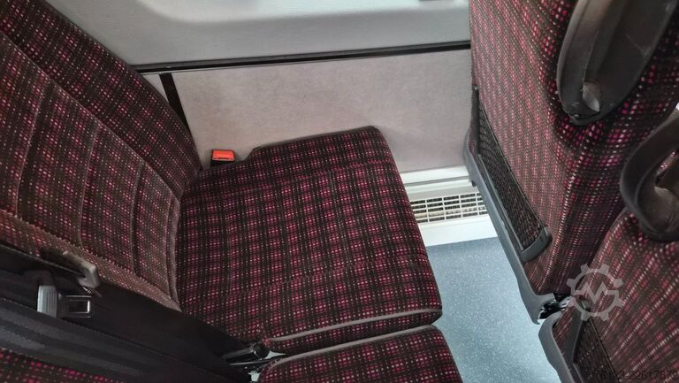Kleinbus MERCEDES-BENZ Sprinter 517 Heckniederflur Vorlauffahrzeug