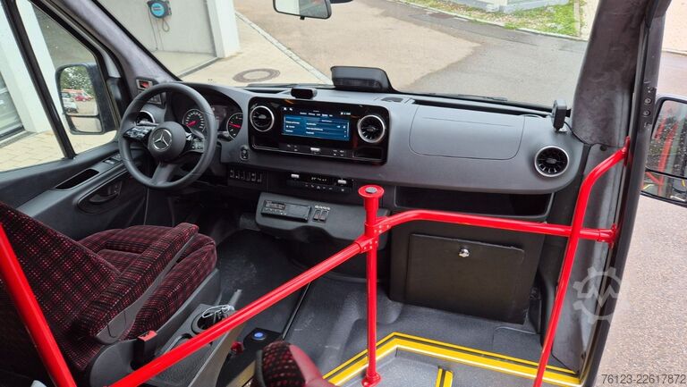 Kleinbus MERCEDES-BENZ Sprinter 517 Heckniederflur Vorlauffahrzeug