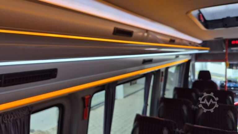 Kleinbus MERCEDES-BENZ Sprinter 517 Heckniederflur Vorlauffahrzeug