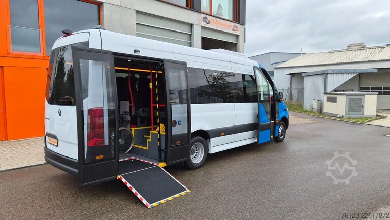Kleinbus MERCEDES-BENZ Sprinter 517 Heckniederflur Vorlauffahrzeug