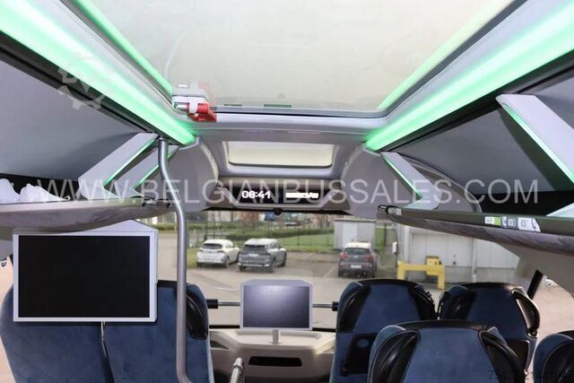 Double decker Neoplan Skyliner L New Model / P06/ TDX27  Astromega / ...