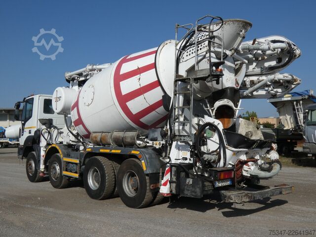 Concrete pump truck Astra HD9 8448