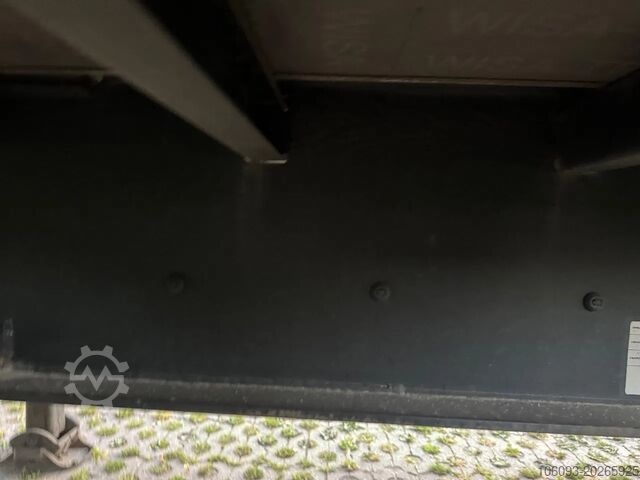 Sliding tarpaulins Van Hool 3-ass schuifzeilen oplegger