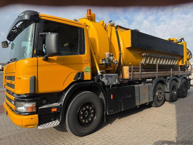 Vacuum truck Scania P114-340 8x2 Combi- / Saug und Druck