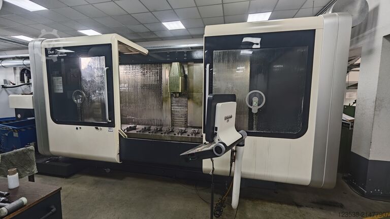 Vertikales Bearbeitungszentrum Deckel Maho DMF 260-7