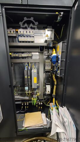 Vertikales Bearbeitungszentrum Deckel Maho DMF 260-7