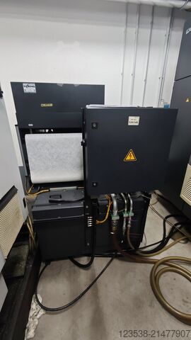 Vertikales Bearbeitungszentrum Deckel Maho DMF 260-7