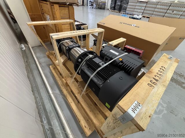 Neue Grundfos Mehrstufenpumpe New Grundfos Vertical, multistage centri CRE 64-3-2 A-F-A-E-HQQE