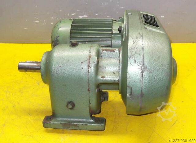 Adjustable gear motor 0.75 kW 35-189 rpm Lenze 155-ZNA0-80-4