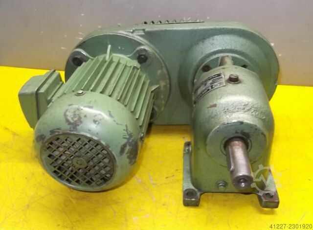 Adjustable gear motor 0.75 kW 35-189 rpm Lenze 155-ZNA0-80-4