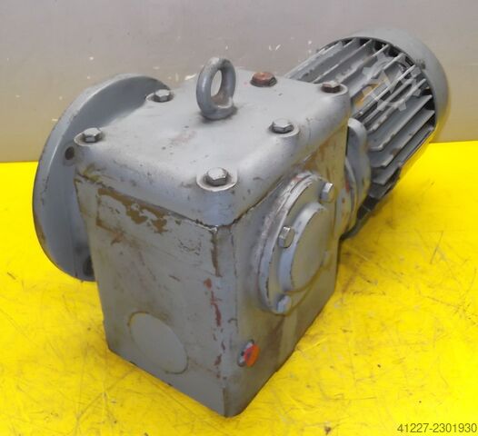 Gear motor 0.37/0.55 kW 15.5/31 rpm SEW-EURODRIVE SS6F75D34-84